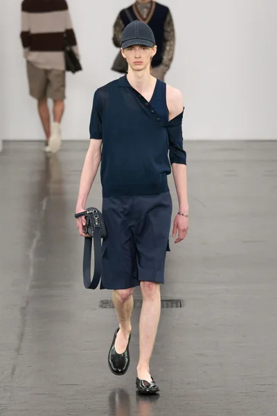 Look 27